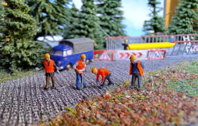 4Arbeiter.jpg (99588 Byte)