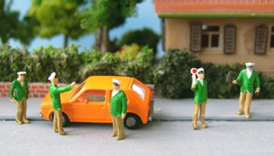 5 Polizisten.jpg (94306 Byte)