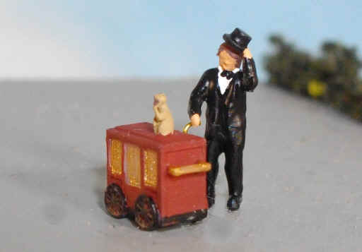 DrehorgelspielerN24.JPG (58862 Byte)