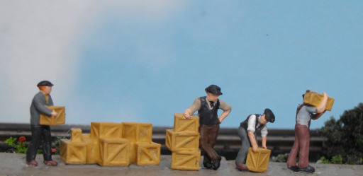 LagerKistenNEPO.JPG (28944 Byte)